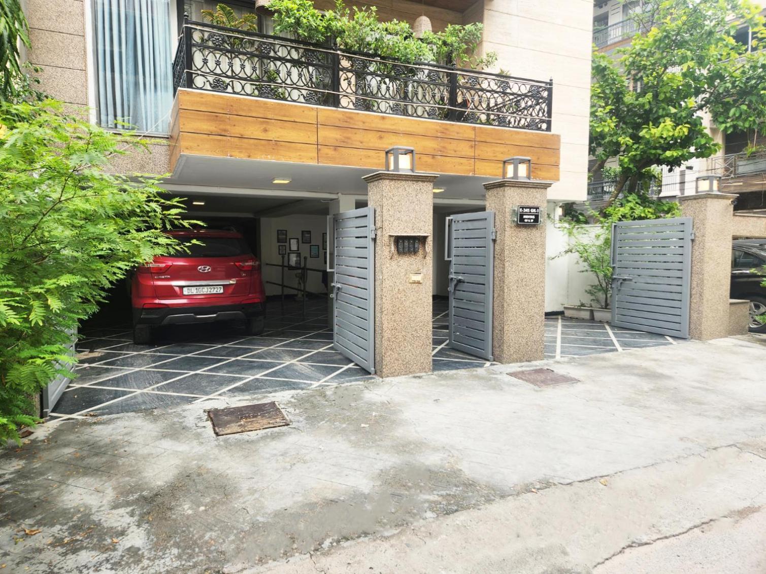 Apartment Premium Luxurious 2bhk With Big 10 New Delhi