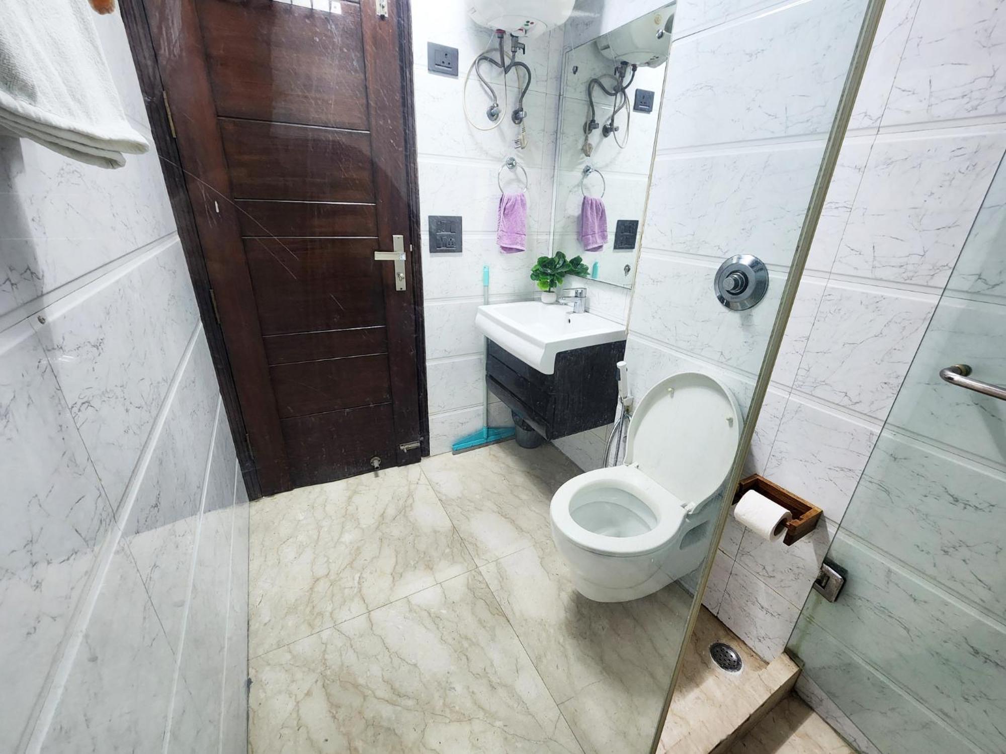 Premium Luxurious 2bhk With Big 10 Apartment *