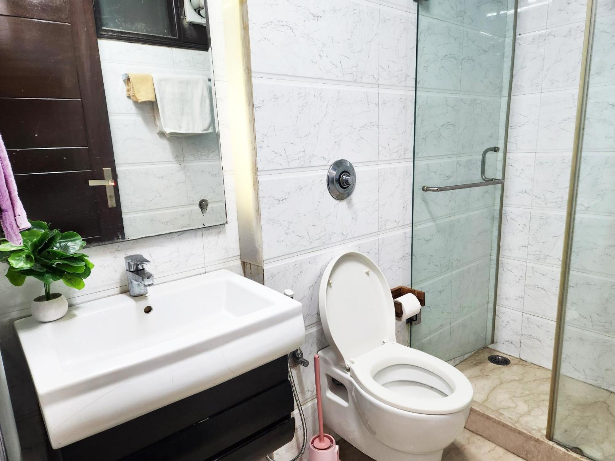 Premium Luxurious 2bhk With Big 10 New Delhi