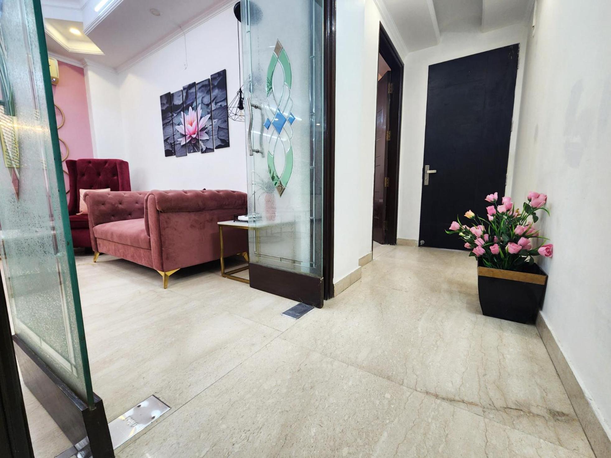 Premium Luxurious 2bhk With Big 10 *