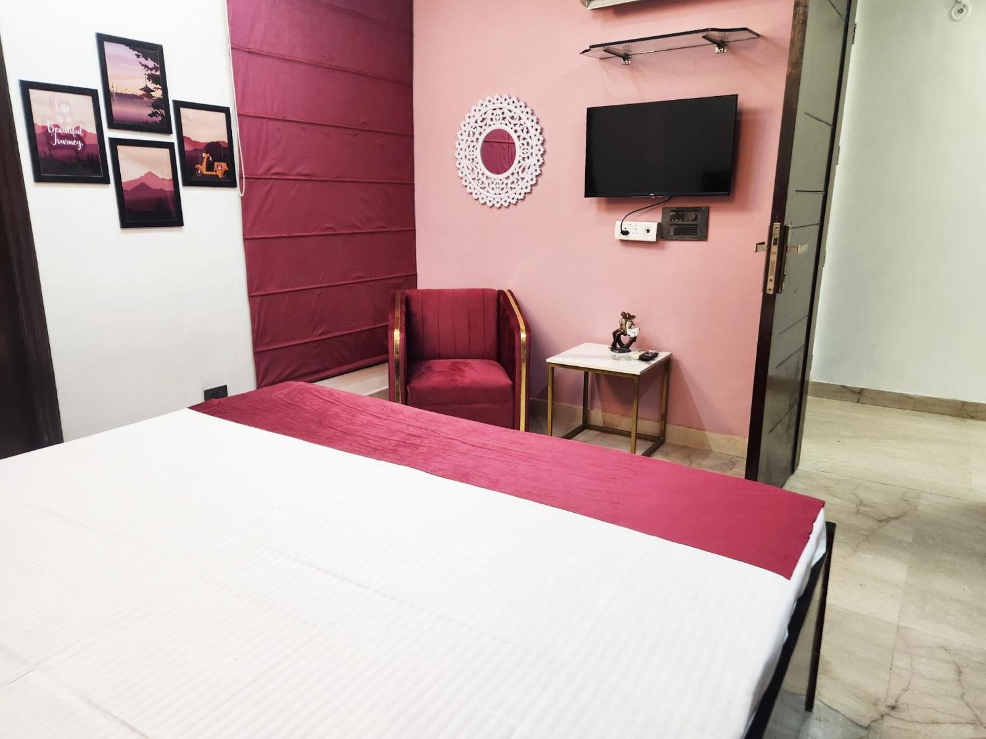 Premium Luxurious 2bhk With Big 10 New Delhi