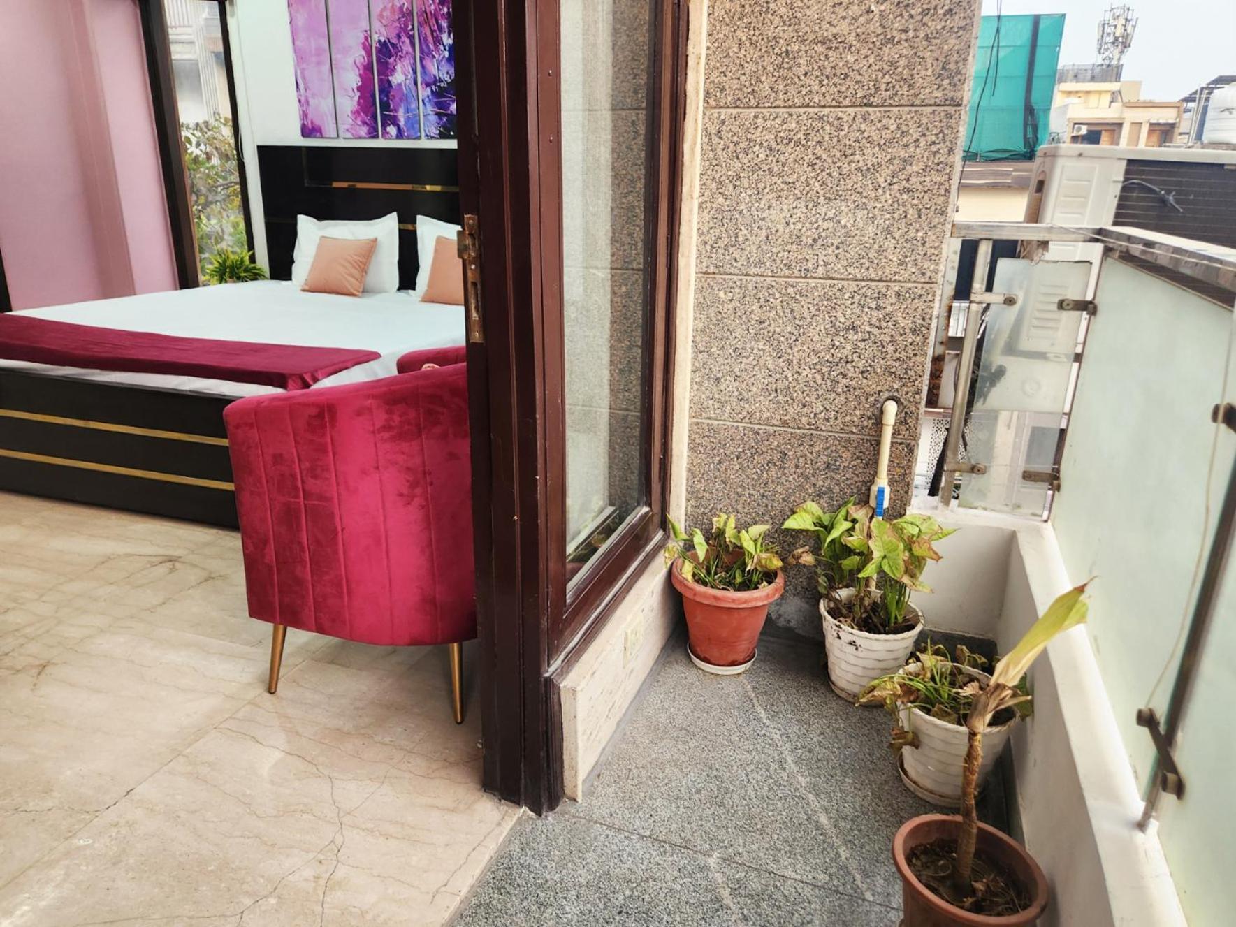 Apartment Premium Luxurious 2bhk With Big 10 New Delhi