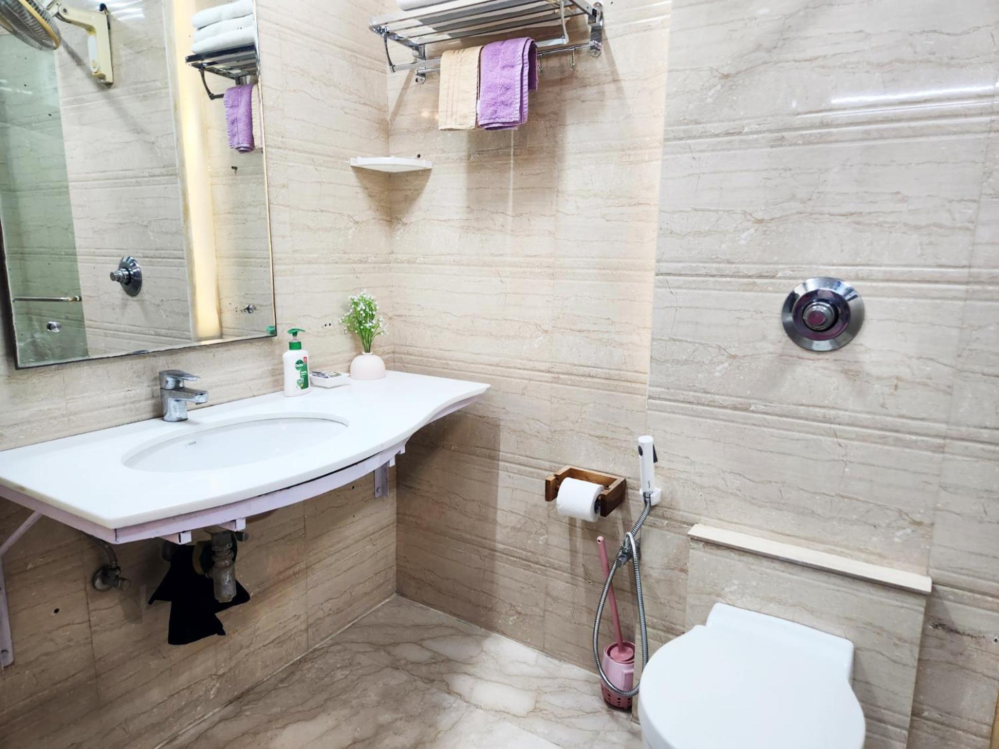 Premium Luxurious 2bhk With Big 10 Apartment