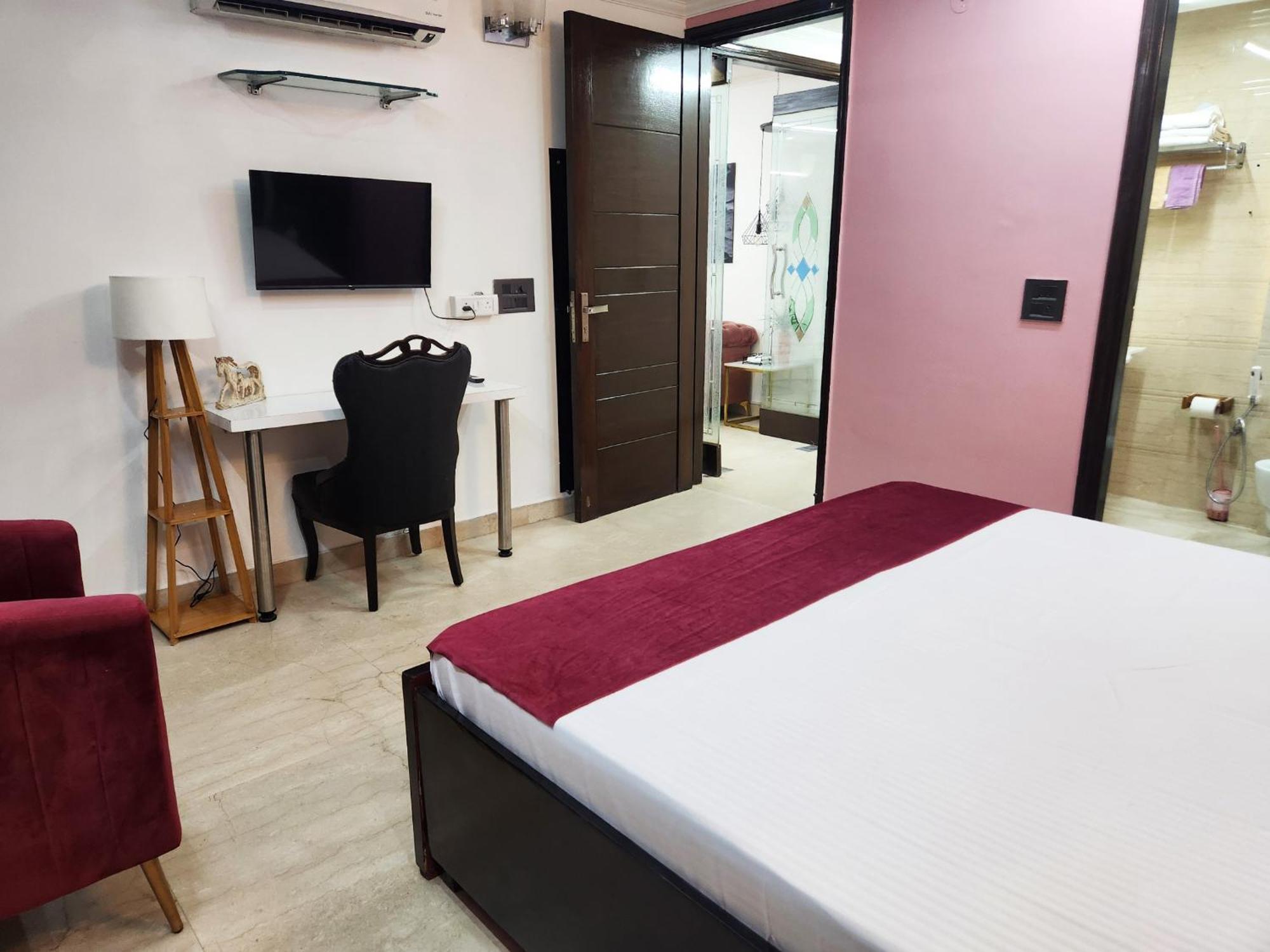 Premium Luxurious 2bhk With Big 10 Apartment