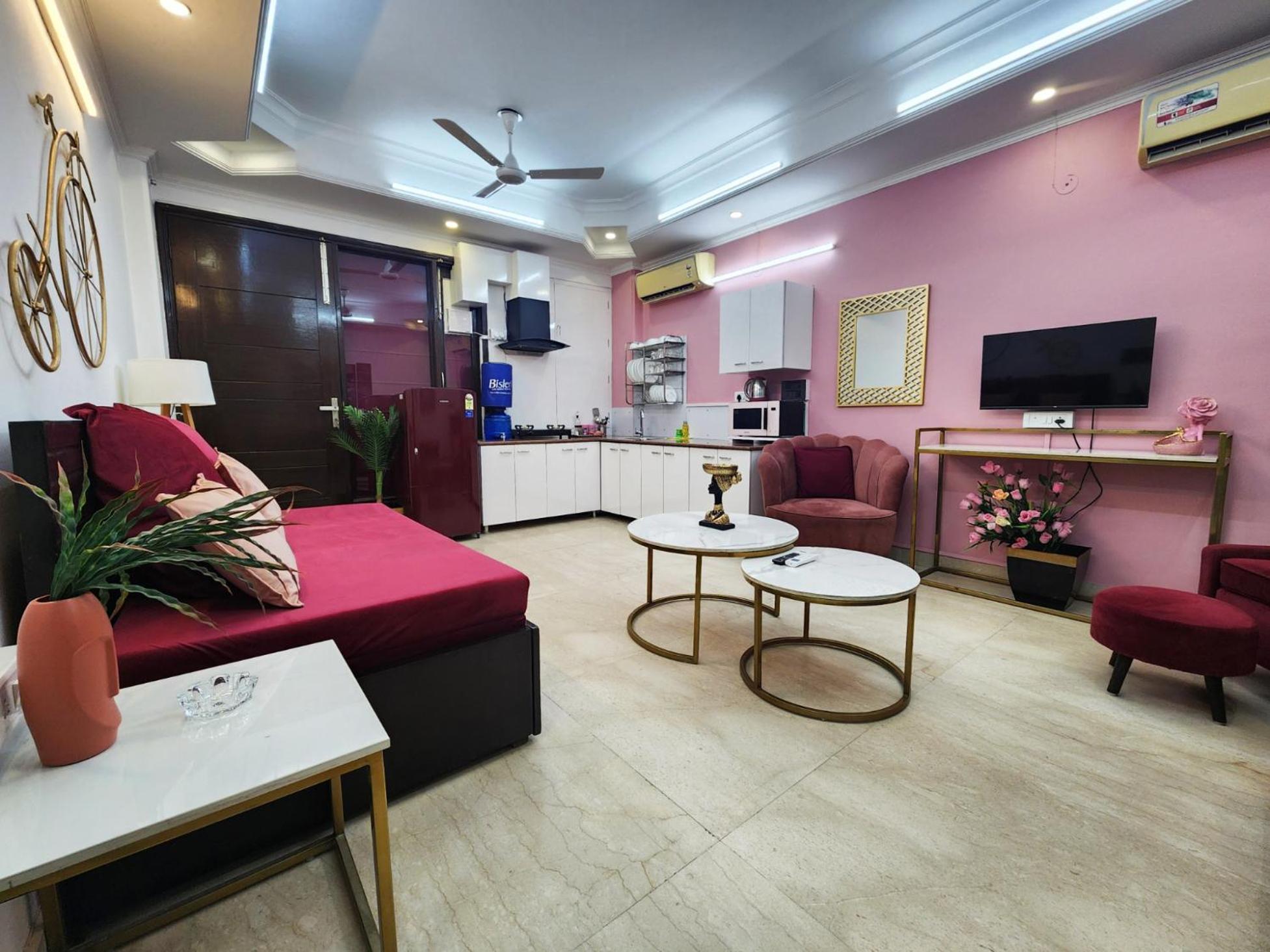 Apartment Premium Luxurious 2bhk With Big 10 New Delhi