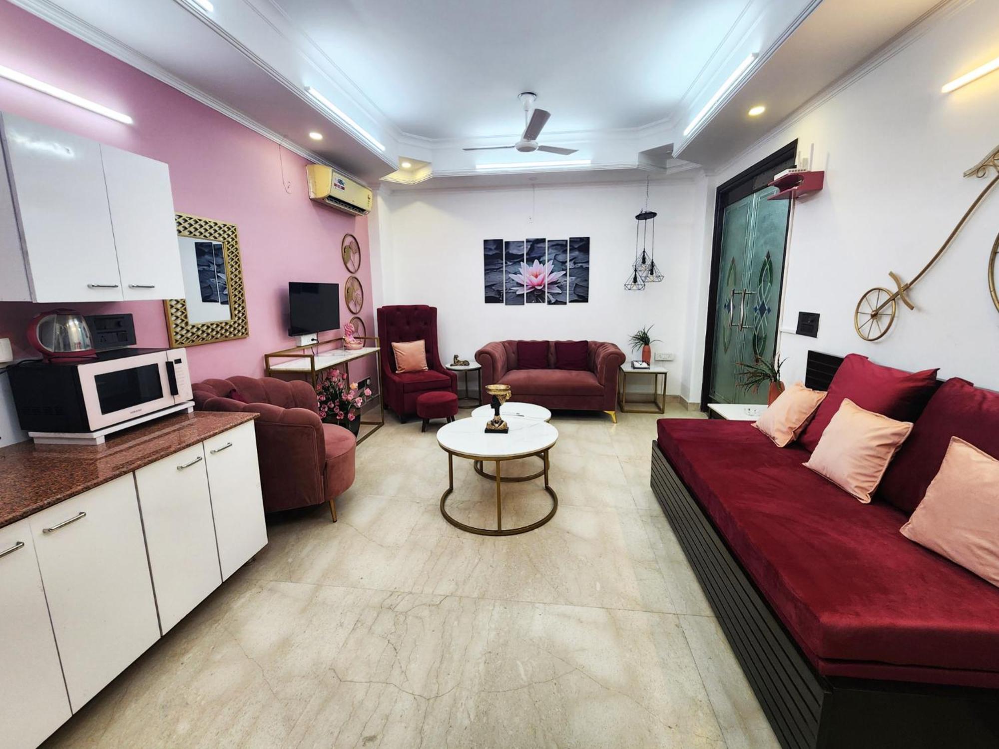 Premium Luxurious 2bhk With Big 10 *