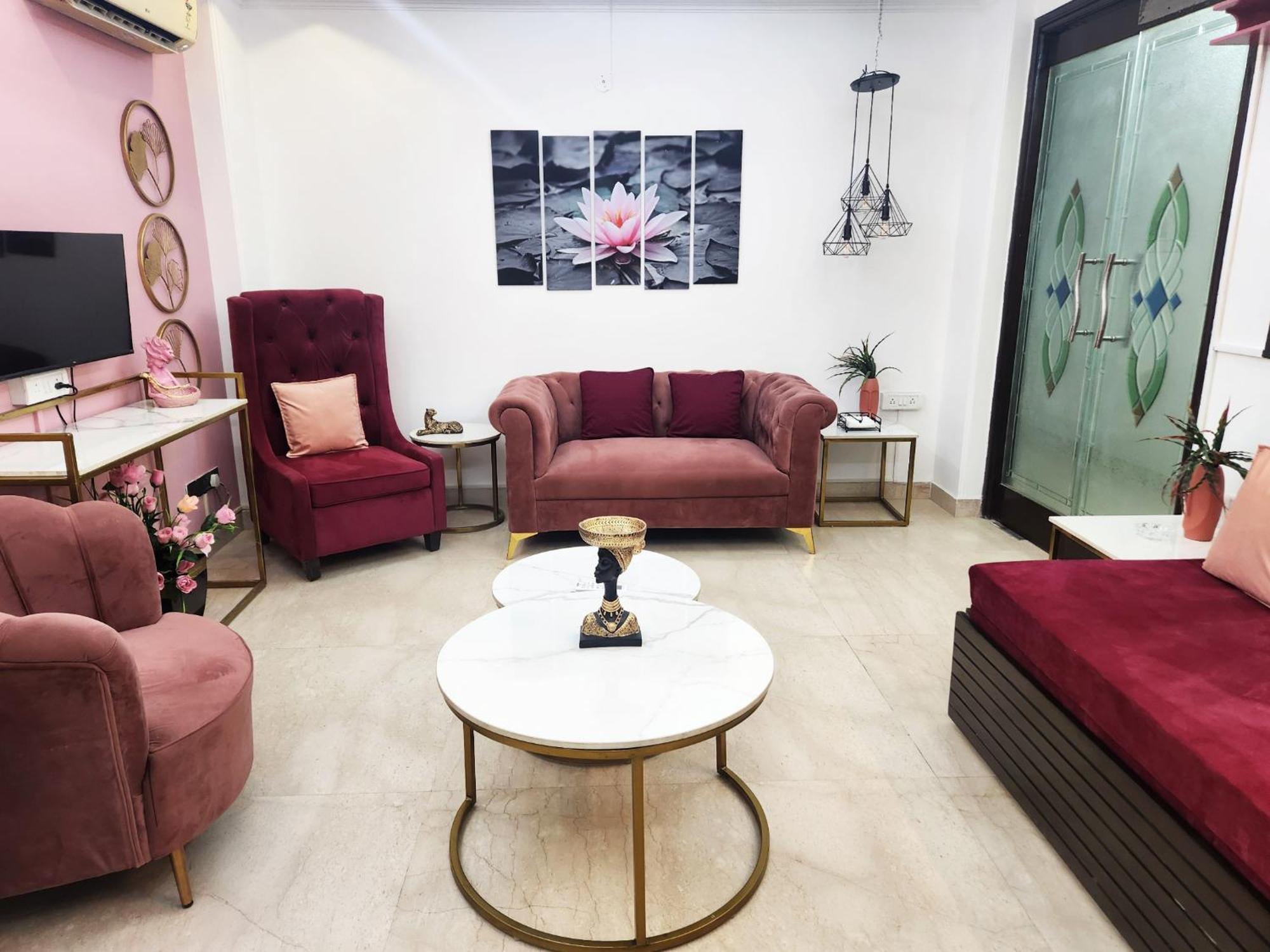Premium Luxurious 2bhk With Big 10 Apartment *